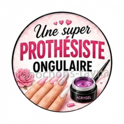 une super prothésiste ongulaire